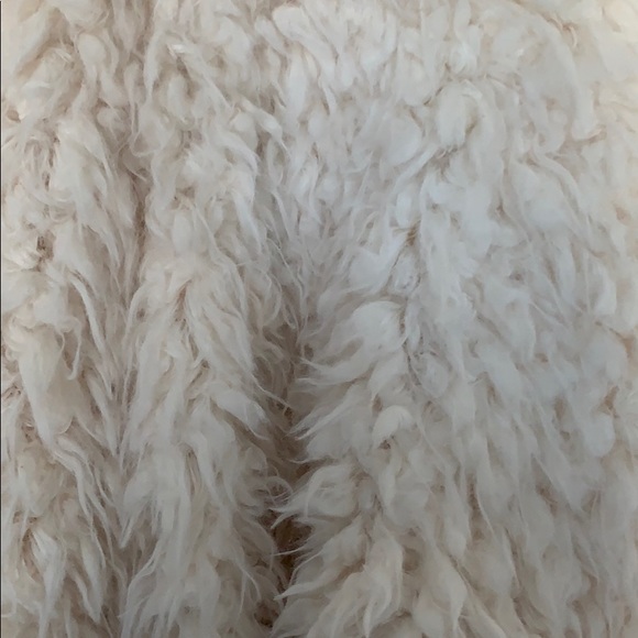 Cozy shaggy cover up with pockets - Picture 2 of 5